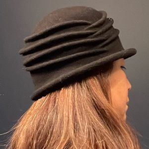 Wool mode hat